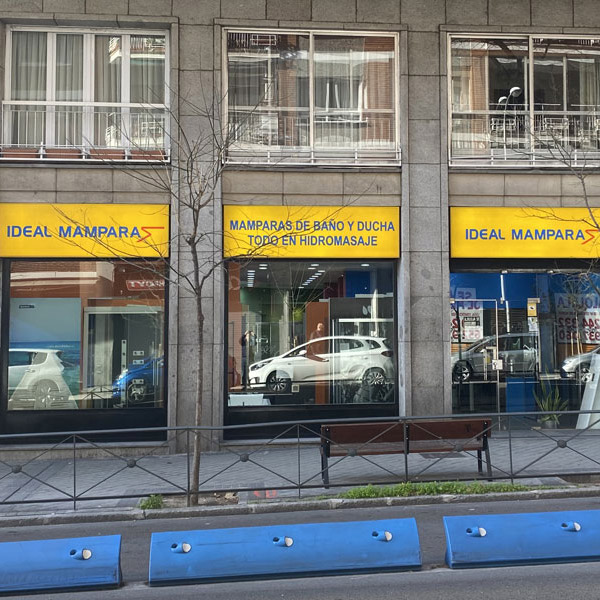 Tienda de mamparas en Madrid 2 Tienda de mamparas en Madrid – fachada de Ideal Mamparas en Guzmán el Bueno